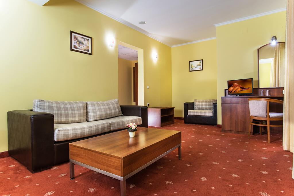 Hotel Izvor Starozagorski Bani Ngoại thất bức ảnh